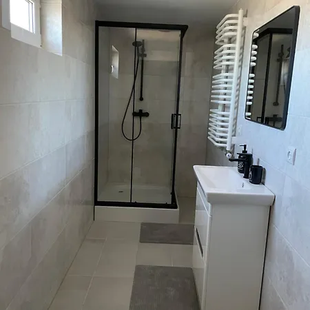 Holiday home Azaliya Lazeshchyna