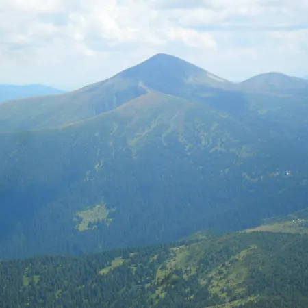 Azaliya Сasa de vacaciones Lazeshchyna